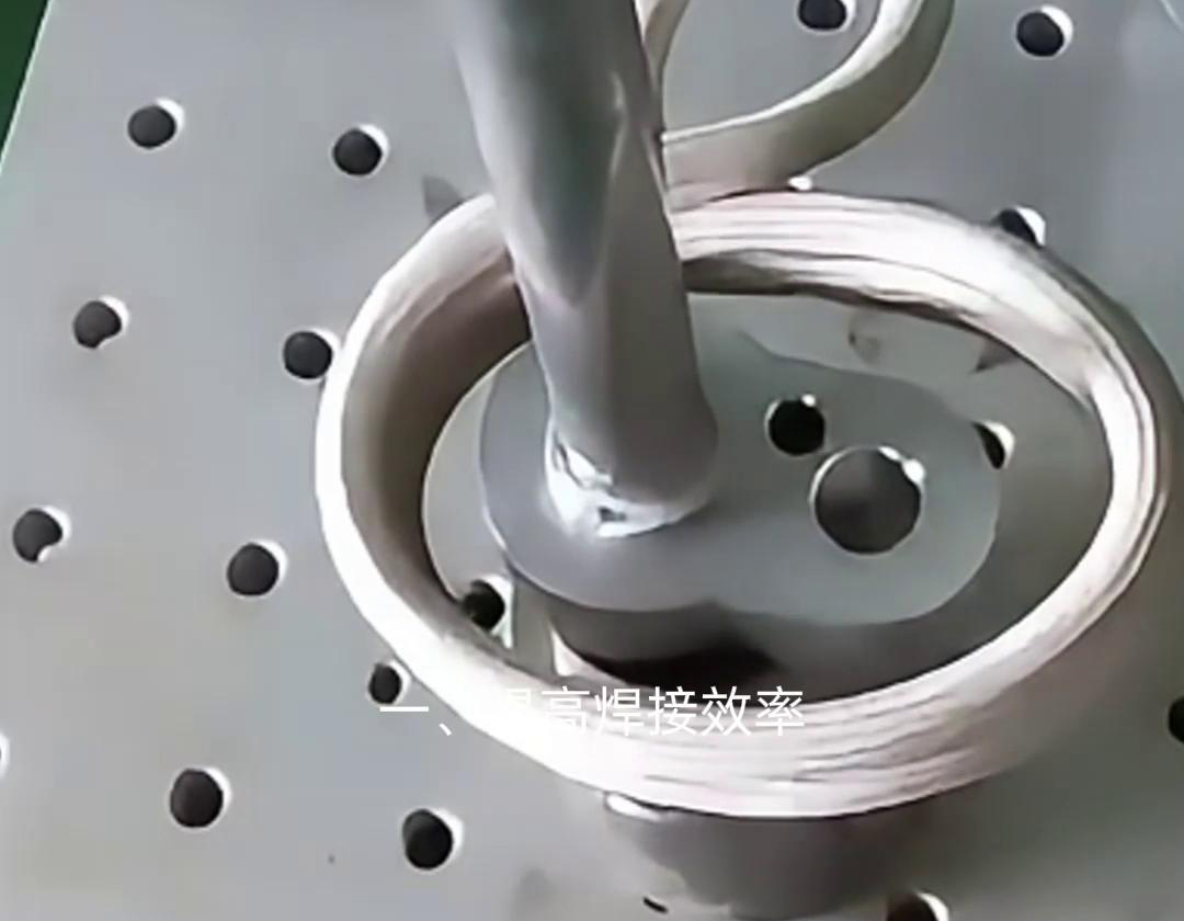 鋁件焊接設(shè)備中，手持式高頻焊機(jī)是一種適用于鋁管焊接的高效、便捷的焊接工具