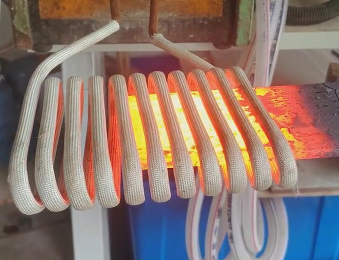 40KW高頻感應(yīng)加熱設(shè)備可用于10mm鋼板的淬火、回火等熱處理工藝